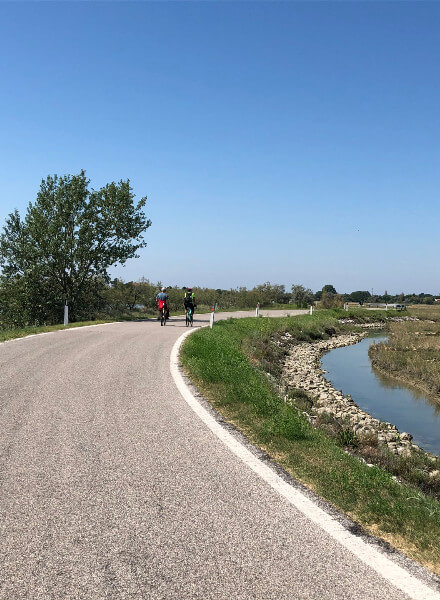 Lio Piccolo - Laguna lungo i canali in bicicletta