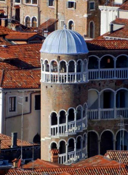 Scala-Contarini-Del-Bovolo venezia