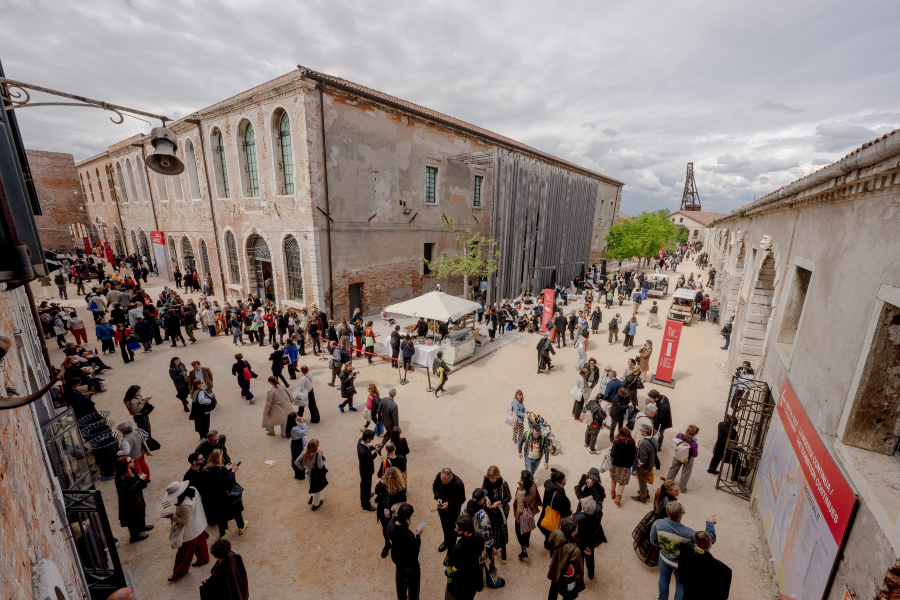 visita alla biennale