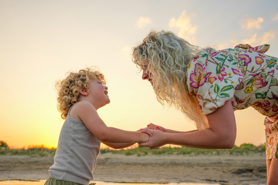 mamma-bambino-spiaggia